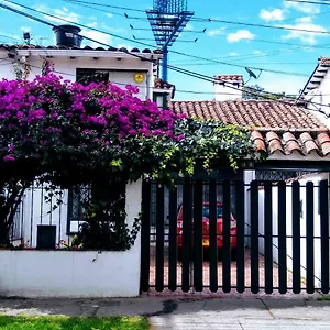  Habitación en casa particular Camitas Norte Alcobas